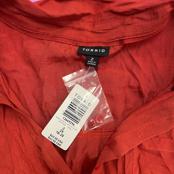 Torrid size 2 burnt orange blouse NWT crinkle material - Picture 3 of 5